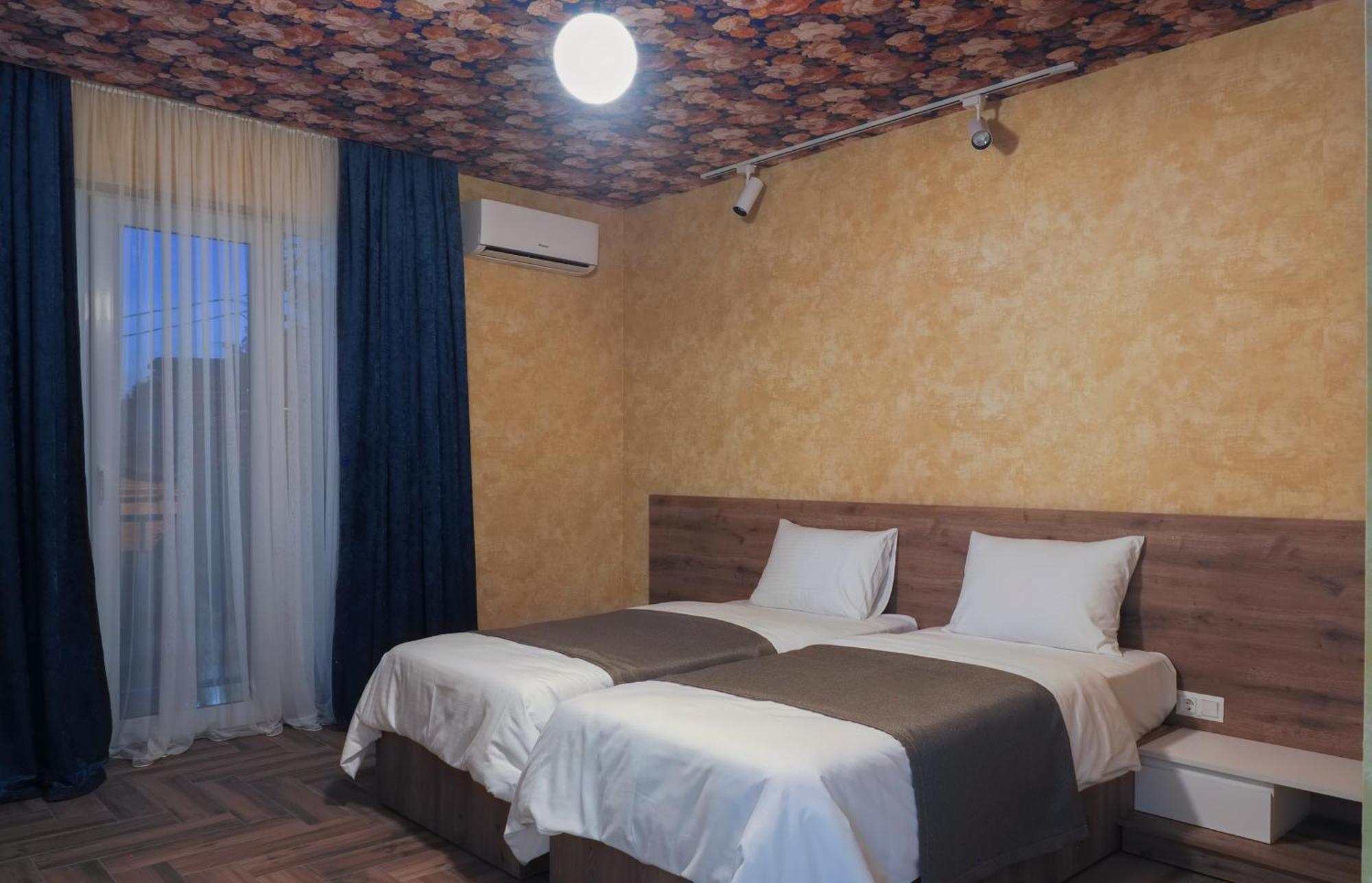 Hotel Hills In Old Tbilisi Esterno foto