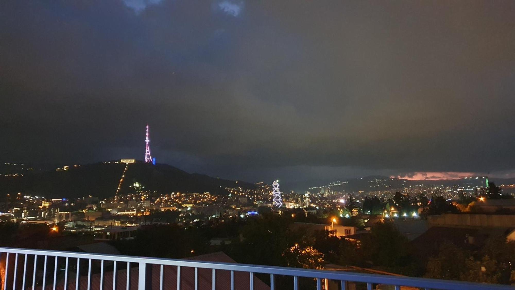 Hotel Hills In Old Tbilisi Esterno foto